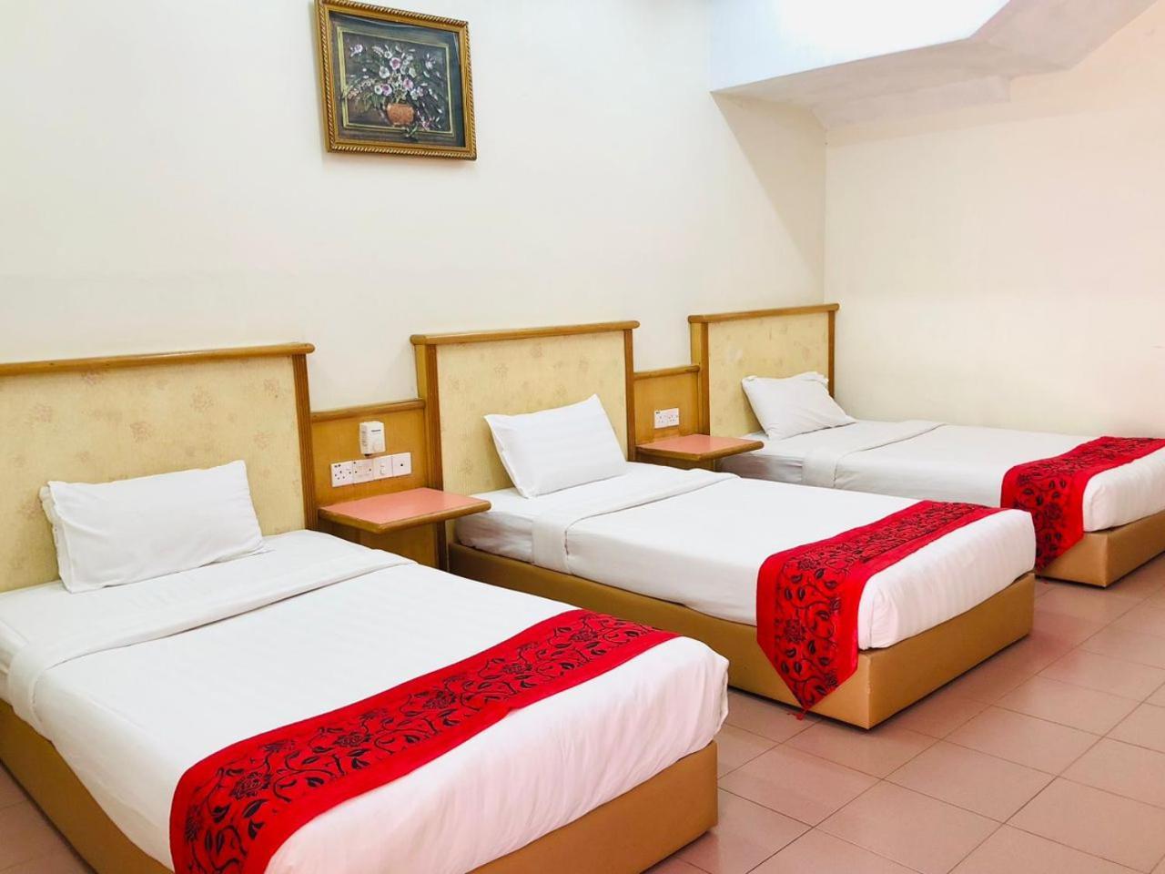 Intan Beach Resort Куала-Тренгану Екстер'єр фото
