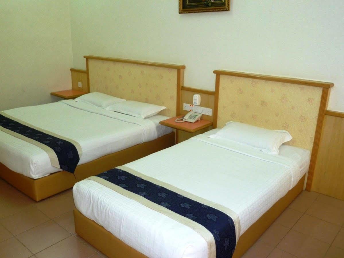 Intan Beach Resort Куала-Тренгану Екстер'єр фото